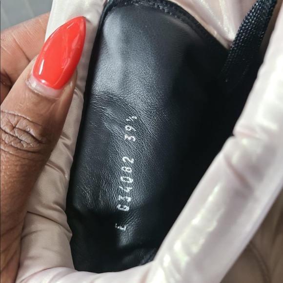 Chanel Nylon Snowboots - Picture 3 of 6